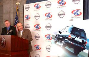 Nissan's Hassan (right) and Gov. Bredesen