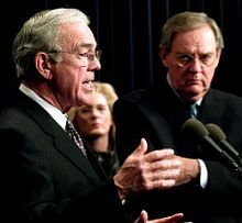 Gov. Paul Patton (left)