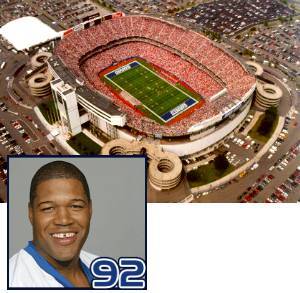Giants stadium and Strahan (inset)