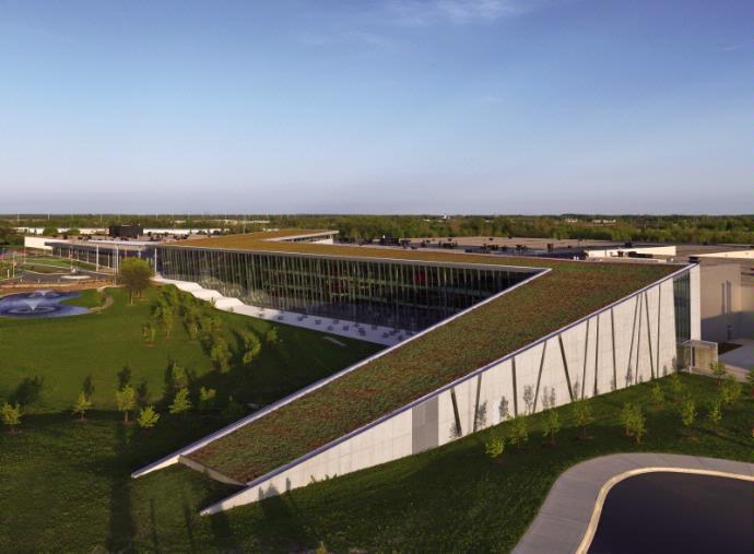 The 44,000-sq.-ft. (4,088-sq.-m.) live roof at Haworth’s headquarters is one of the largest modular green roof installations in North America.