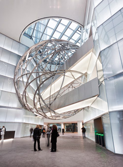 Deutsche Bank carried out an environmentally-aware and employee-friendly retrofit of its global headquarters complex in Frankfurt from 2007 to 2010.