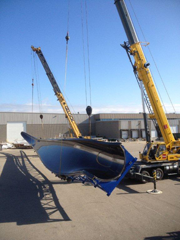 When the recession hit, long-time yacht builder S2 Yachts spun out Energetx Composites to build a product line featuring wind turbine blades.