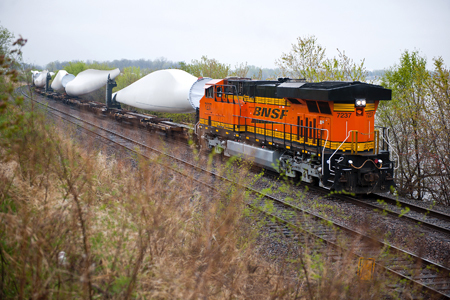 With three rotor blades on each MidAmerican Energy's 448 ordered wind turbines, a total of 1,344 blades will have to be delivered via truck or rail from Siemens' production site in Fort Madison, Iowa, to MidAmerican's latest five wind farm projects in the state. If you put all of those rotor blades in a row, they would span a distance of over 44 miles (71 kilometers).