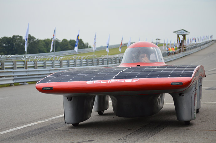 The entry from l'École de technologie supérieure (ÉTS) in Montreal competes in the 2016 American Solar Challenge.